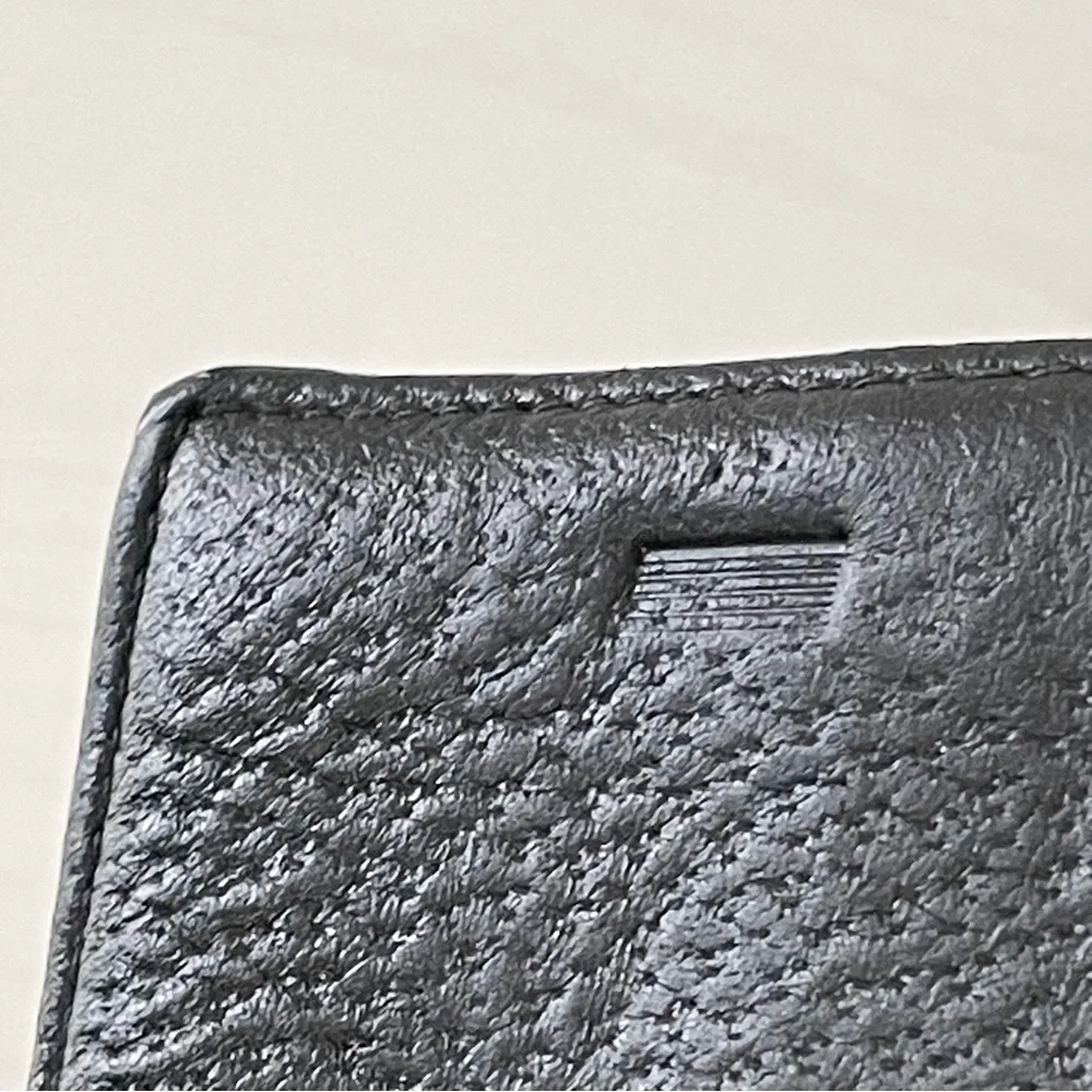 ❤️SOLD❤️Gucci black leather Animalier bee bifold wallet unisex - Picture 5 of 11